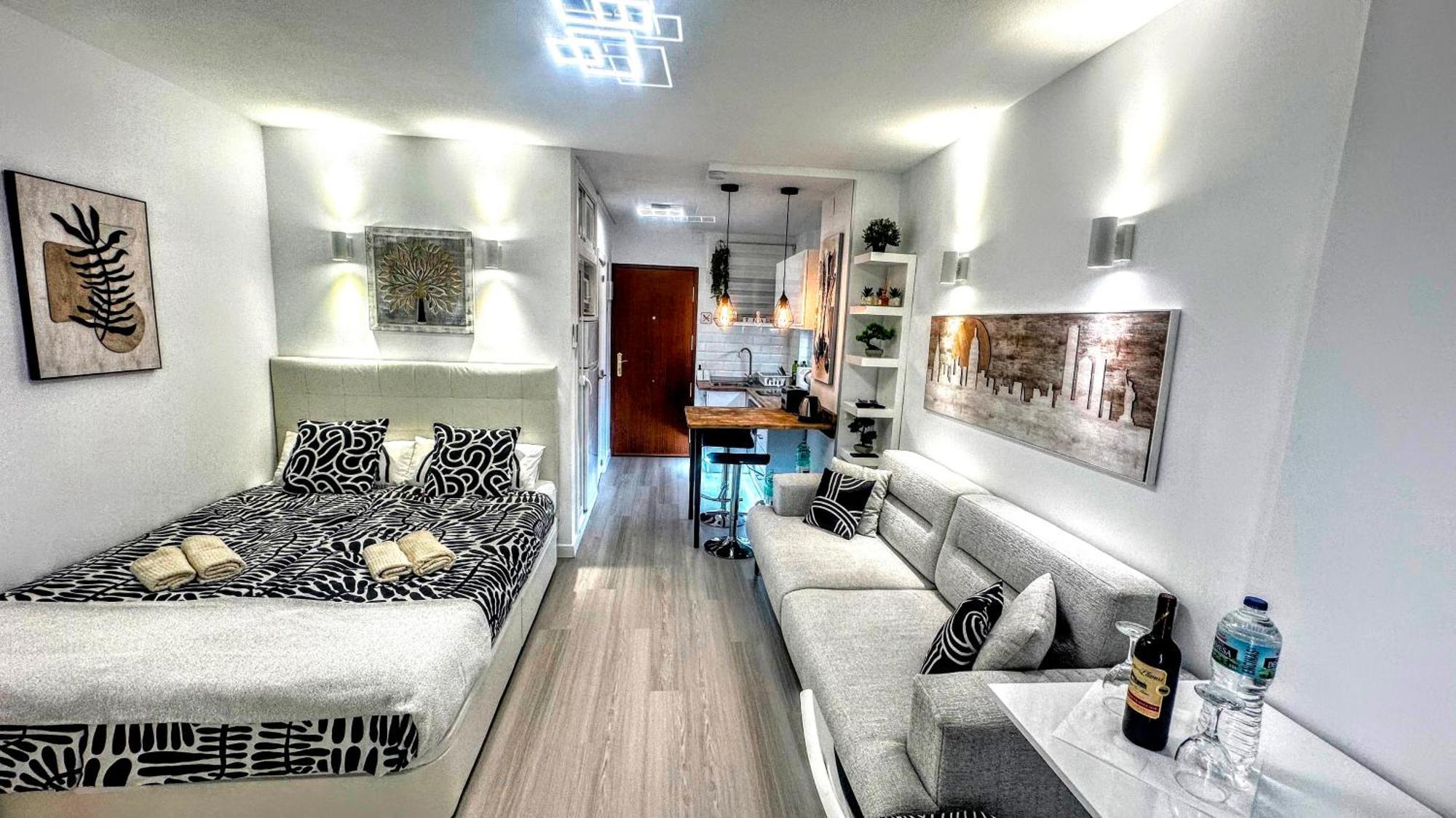 Estudio Francisco Agata Benalmádena Extérieur photo